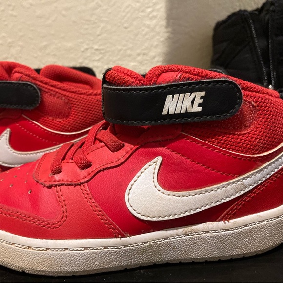 Kids Nike Hi Tops, size 9c - Picture 2 of 2